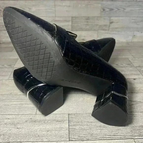 Rialto Foremost Black Croc block heels 9M patent pointed toe 007-R8881 06/2020 - Picture 8 of 9